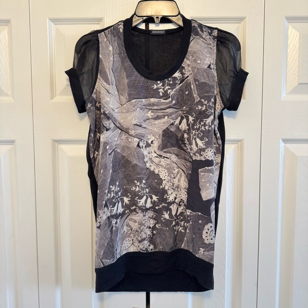 INSIDEOUT Black and Gray Graphic Tee, Size M